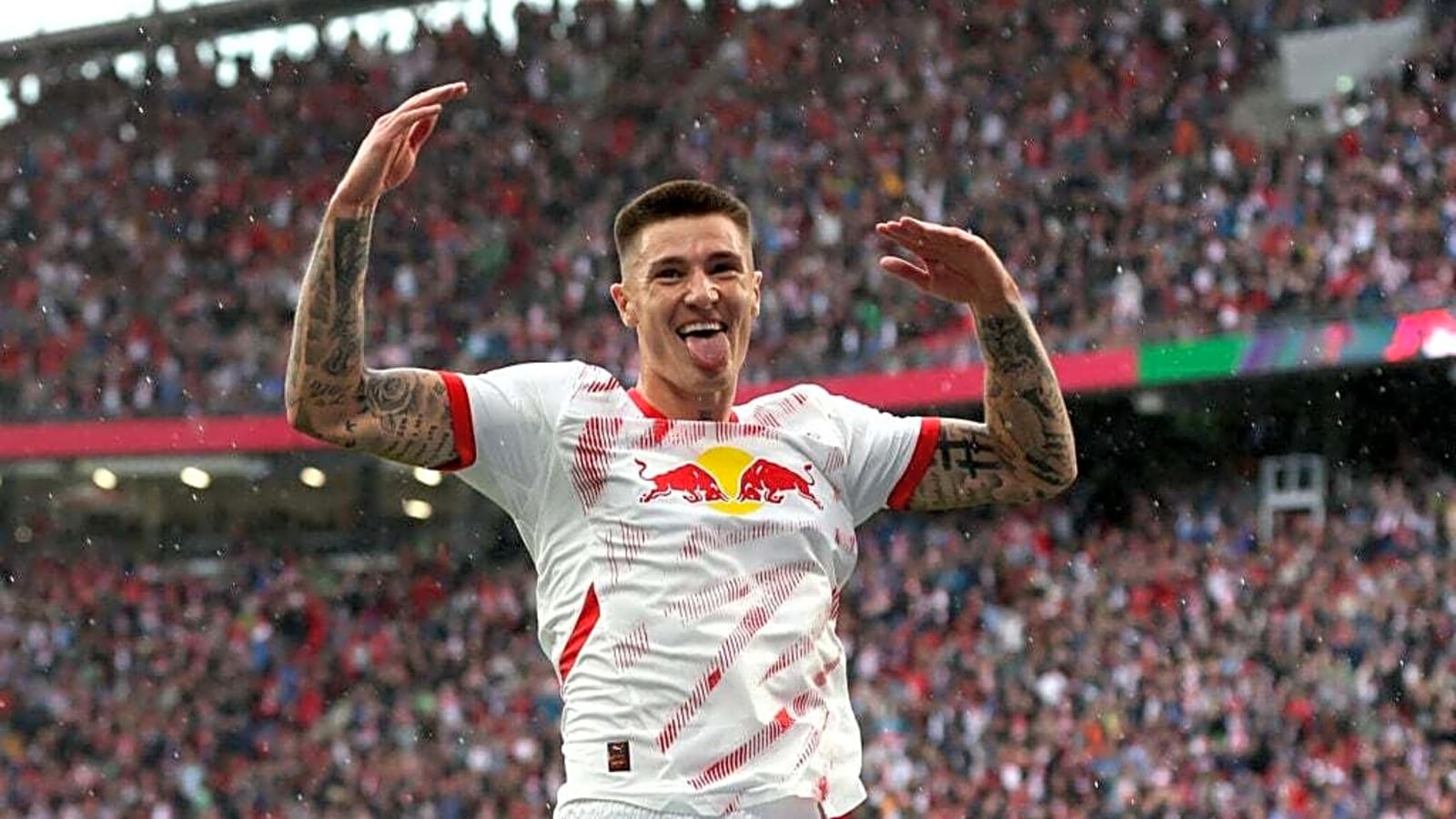 Benjamin Sesko reacts to Man United interest amid £69m transfer battle with Newcastle