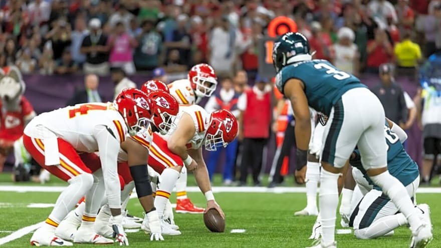 Chiefs Twitter Reacts To Insulting Creed Humphrey NFL Ranking