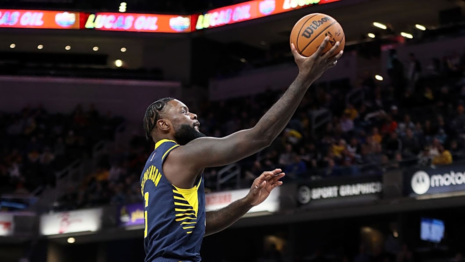 Lance Stephenson-Michael Beasley MMA Fight Viciously Ends In The Most Unexpected Way