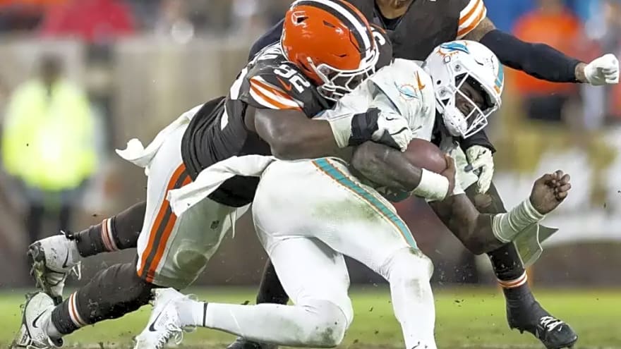 Cleveland Browns Bring Back Defensive Lineman Sam Kamara on a New Contract