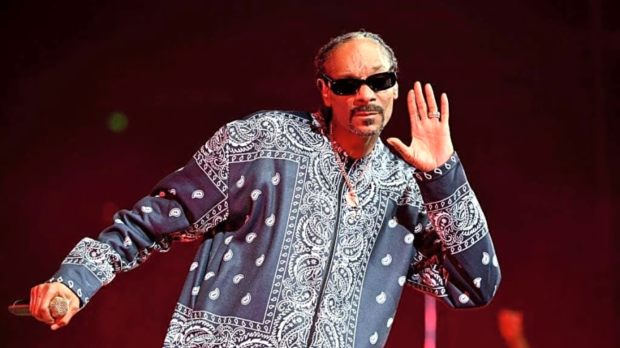 Snoop Dogg brings Dodgers stars Ohtani and Yamamoto into concert spotlight