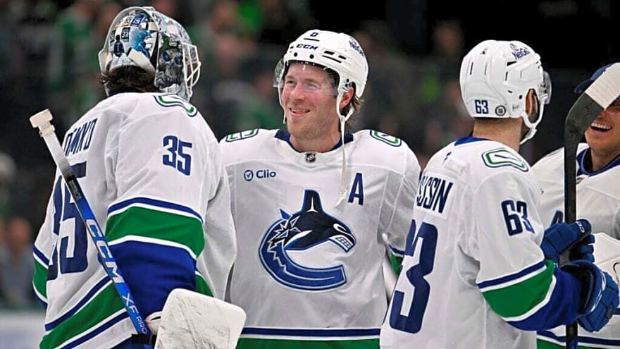 NHL Rumours: Vancouver Canucks Are Hopefully Managing their Goaltending Situation In a Big Way