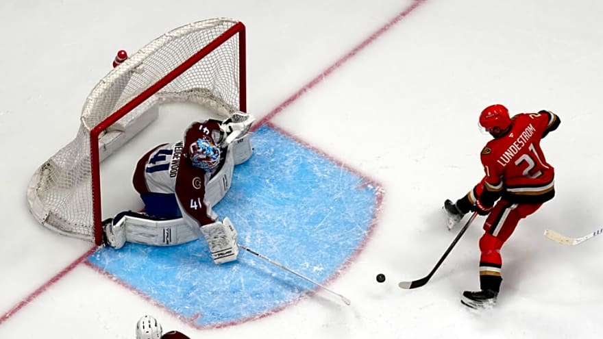 Defensive Depth Forward Signs with Columbus Blue Jackets