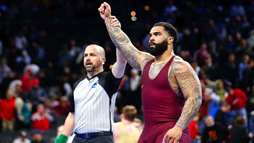 Gable Steveson brushes off head kick scare to seal third straight first-round MMA win