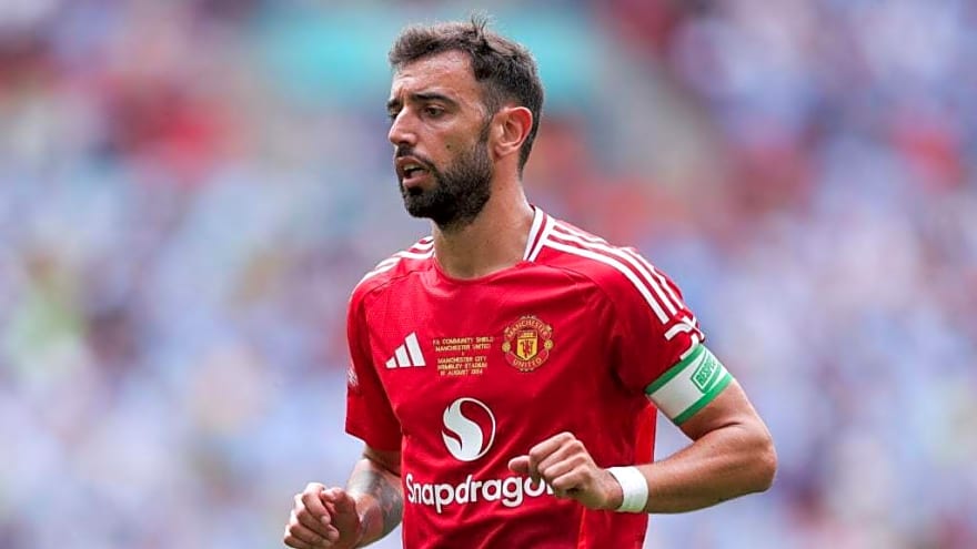 Manchester United wonderkid catching the eye in pre-season as Bruno Fernandes steps in as mentor
