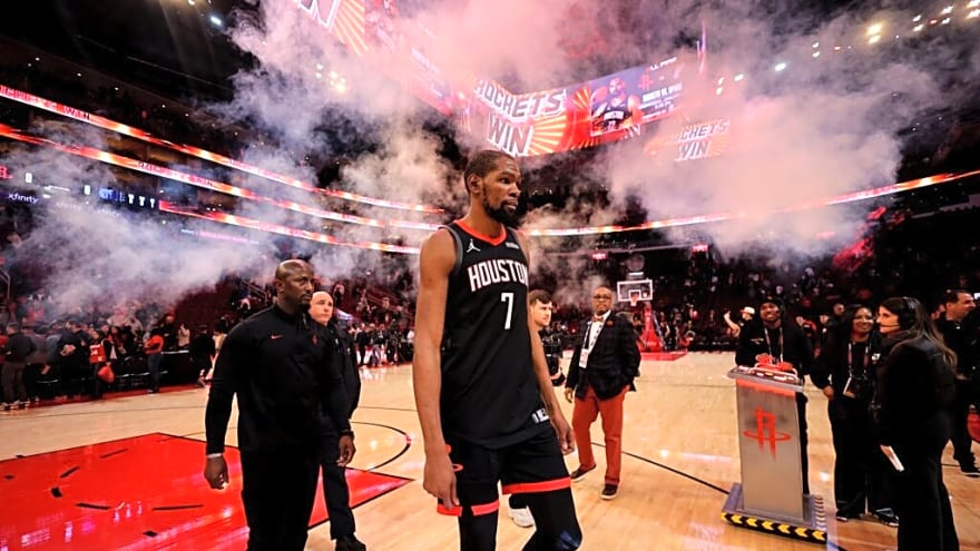 Veteran Free Agent Point Guard 'Would Love To Join' Western Conference Team & Rockets Mulling Decision To Make A Surprising Addition