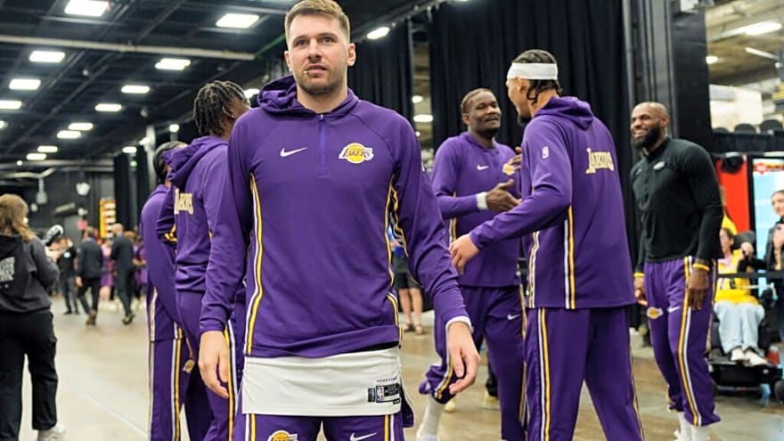 Lakers Seem Unwilling to Trade Veteran Guard Despite Interest