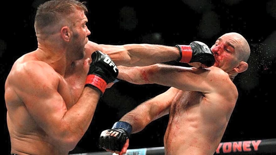 Sean Strickland felt pressured into taking Dricus du Plessis rematch with a serious injury