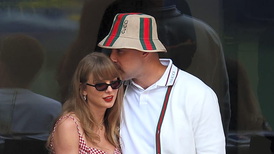Taylor Swift Gives Prom Queen Energy on Romantic Manhattan Date With Travis Kelce, Expert Says