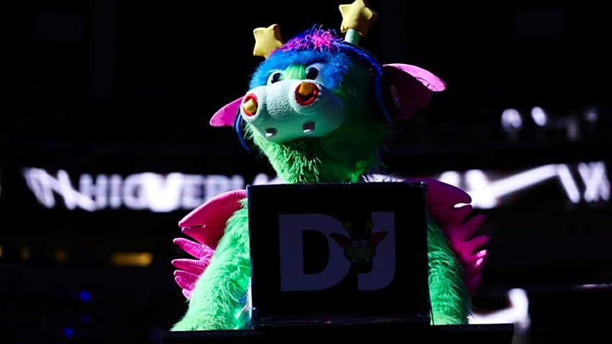 Orlando Magic Re-Sign Fan-Favorite Center On 1-Year Contract