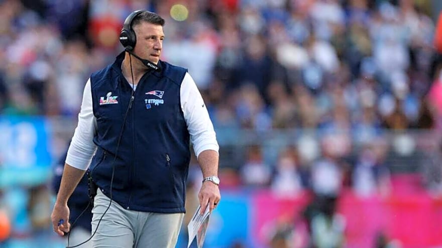 Despite Super Bowl LX loss, Patriots head coach Mike Vrabel greets every fan at Foxborough