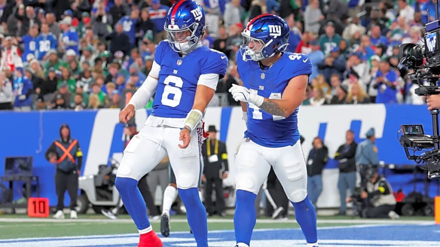 Giants’ Jaxson Dart Had Heartbreaking Reaction to Cam Skattebo Injury