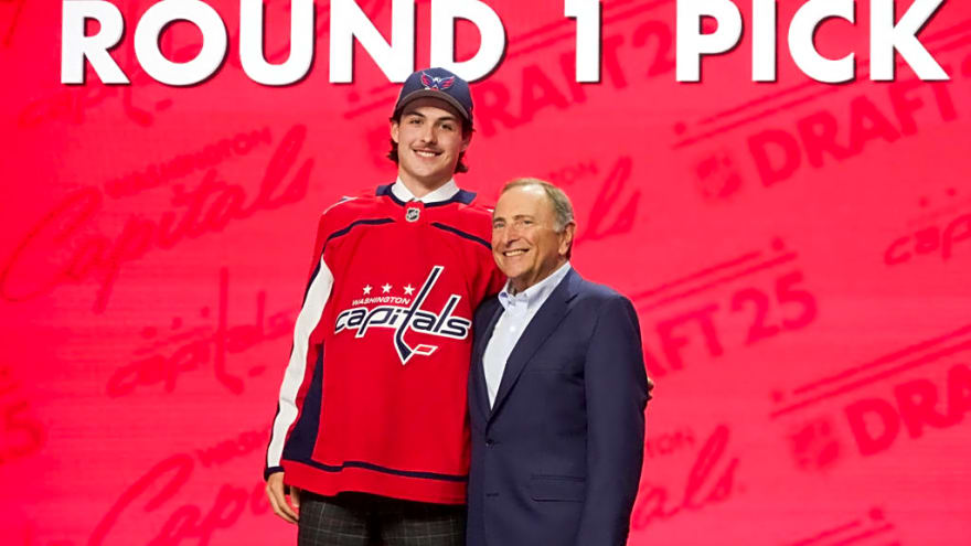 Lynden Lakovic Signs Entry-Level Contract