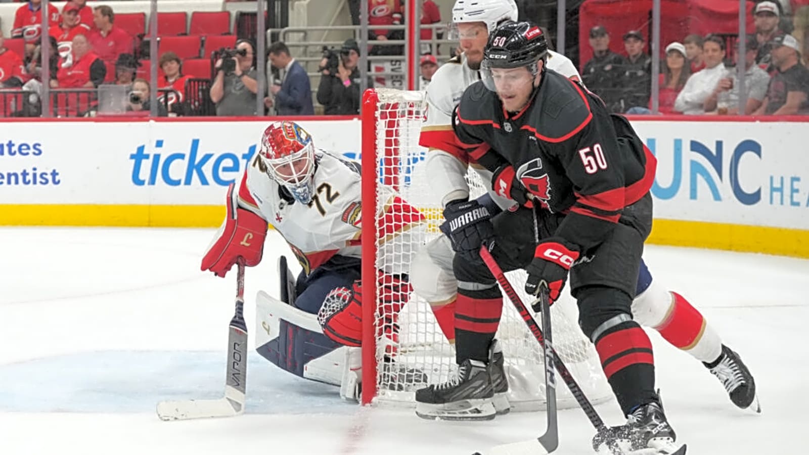 Carolina Hurricanes Extend Depth Defenceman
