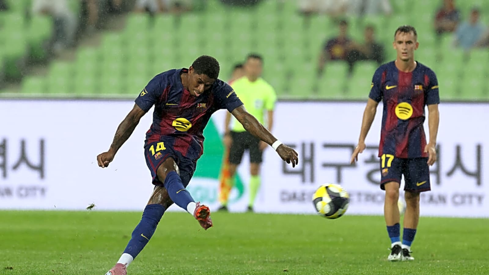 Marcus Rashford makes an impact in latest Barcelona friendly as Joan Laporta reacts