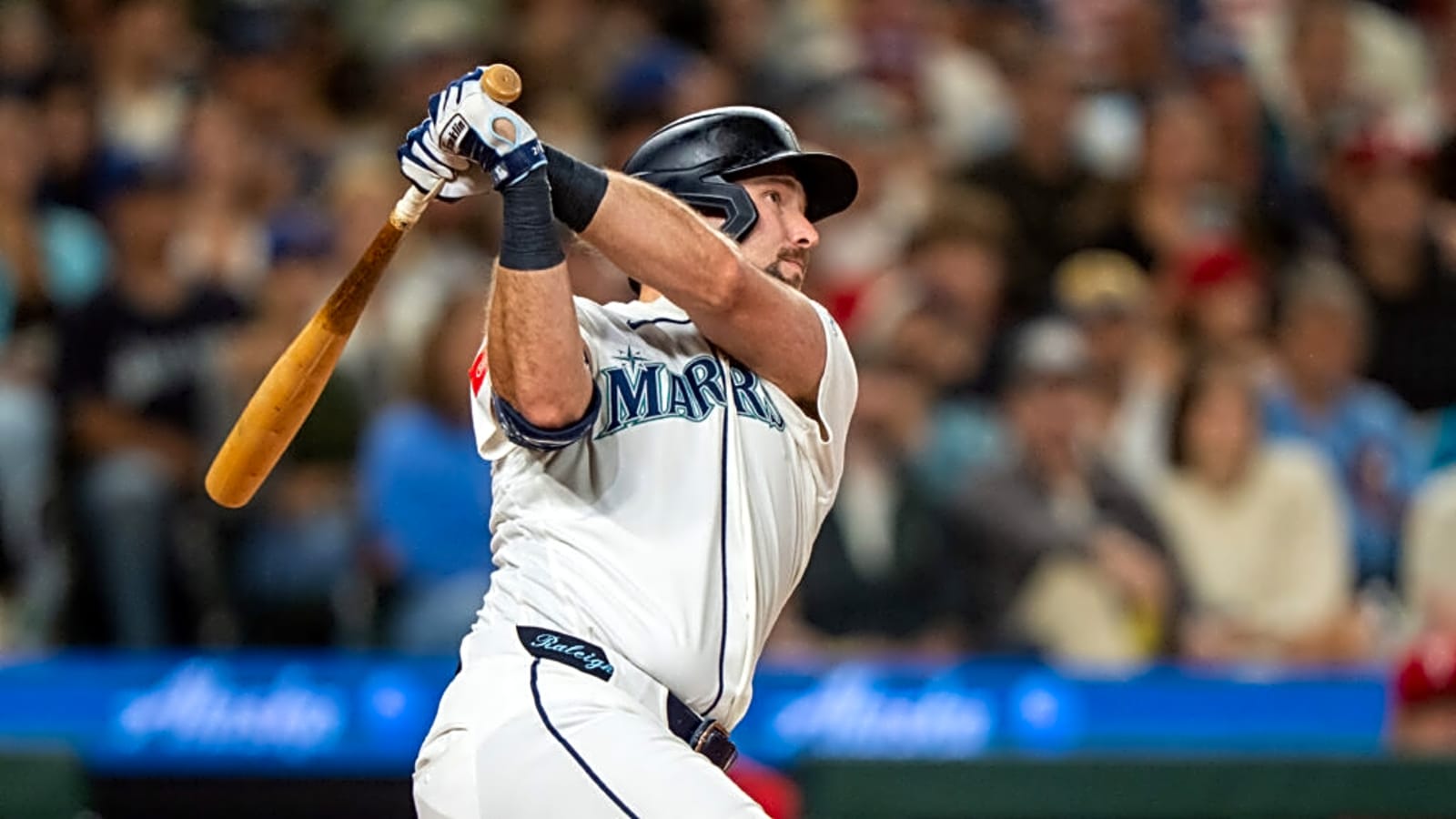 Mariners Grab Attention With Odd Cal Raleigh Announcement