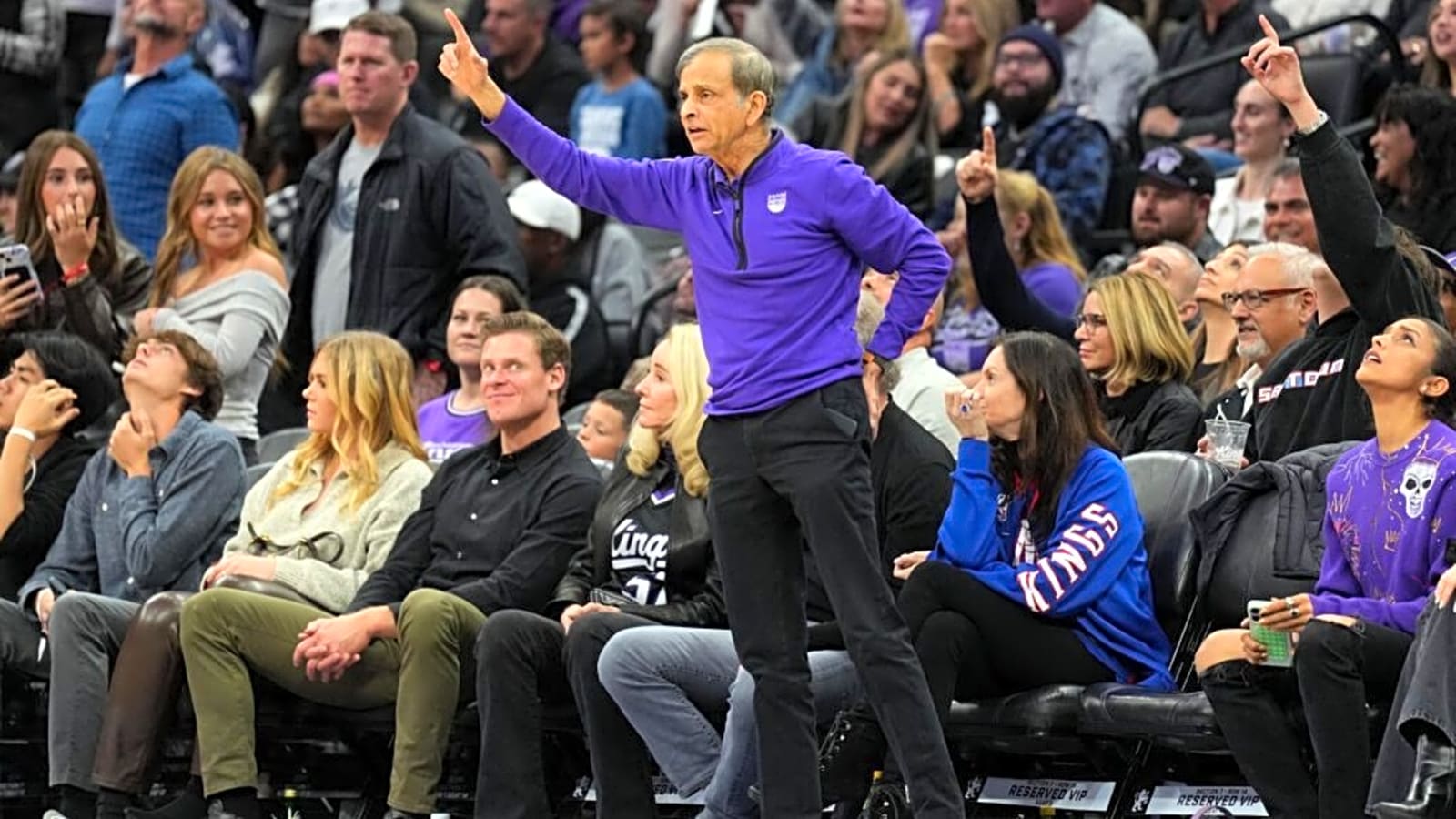 Kings Hire Scott Perry To Solve Leadership Crisis