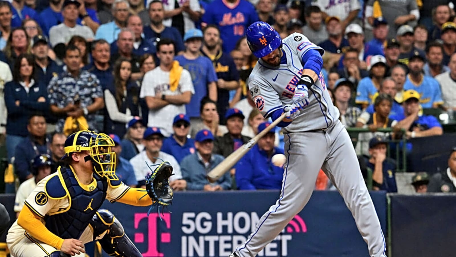 Rangers Reportedly Make Offer to Free Agent DH