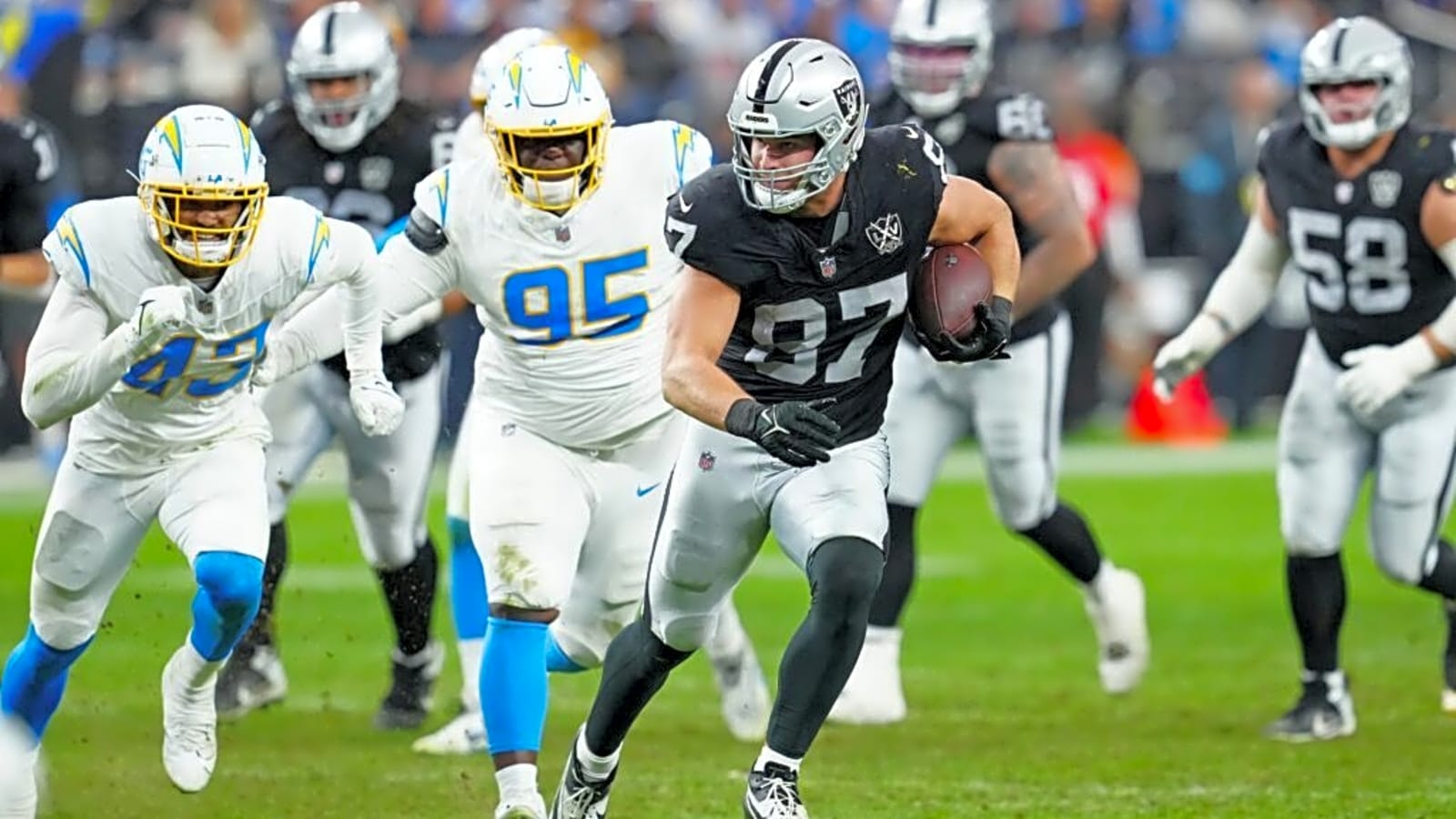 Dolphins Insider Proposes Massive Move After Jonnu Smith Trade