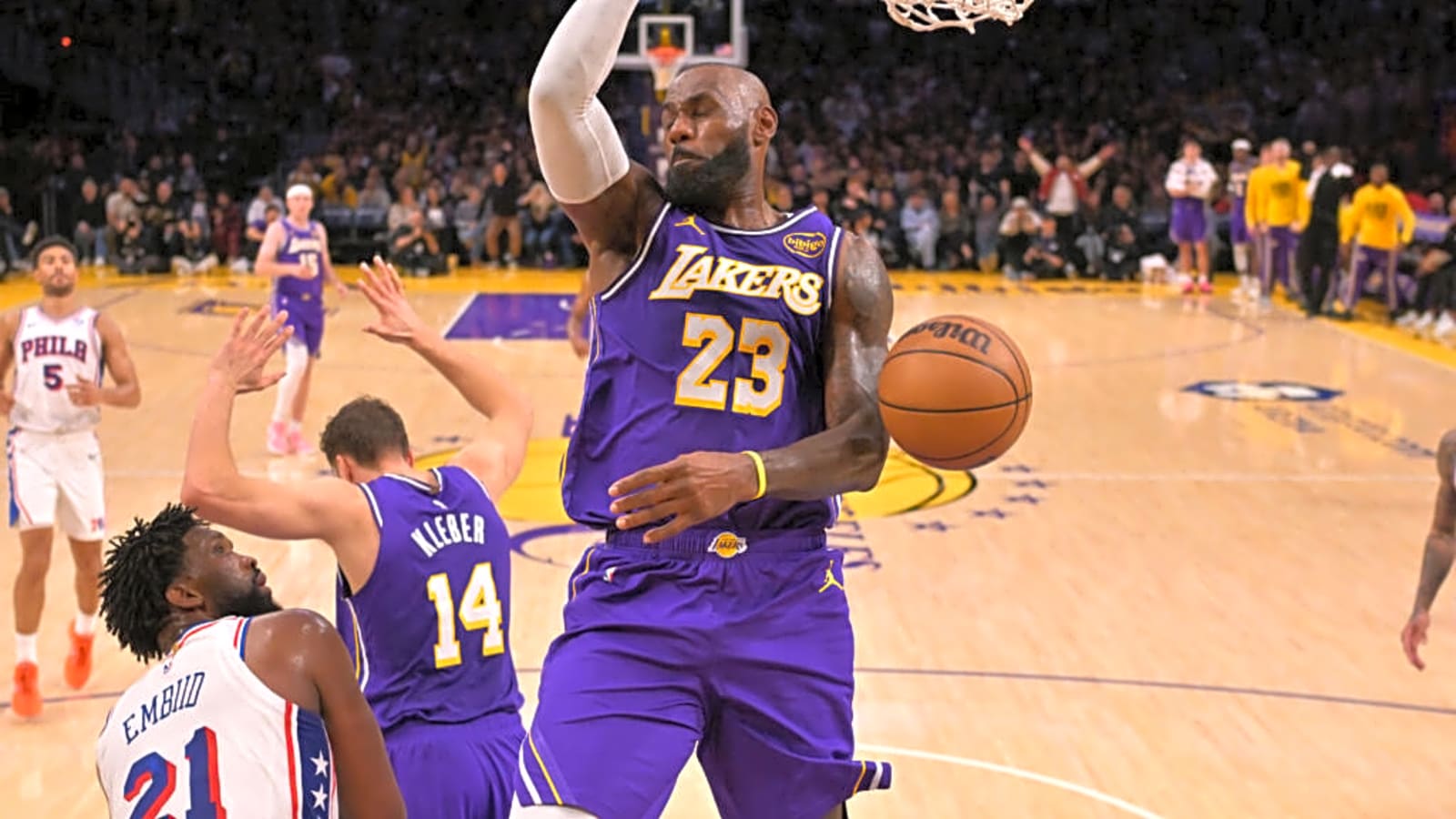 Warriors vs. Lakers Preview: Short-Handed Rivals Set for a Shootout in L.A.