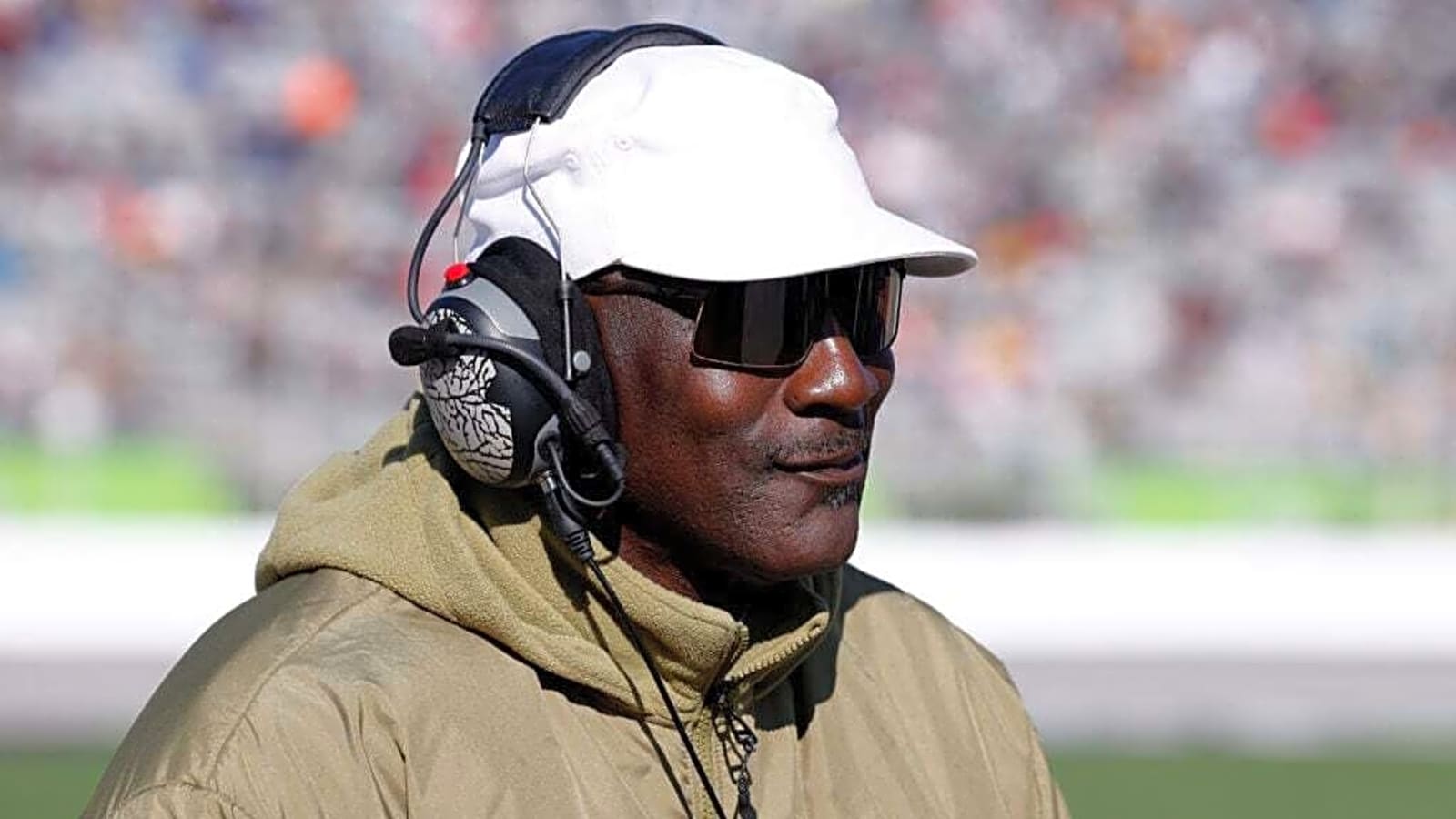 Magic Johnson sends message to Michael Jordan after historic NASCAR start