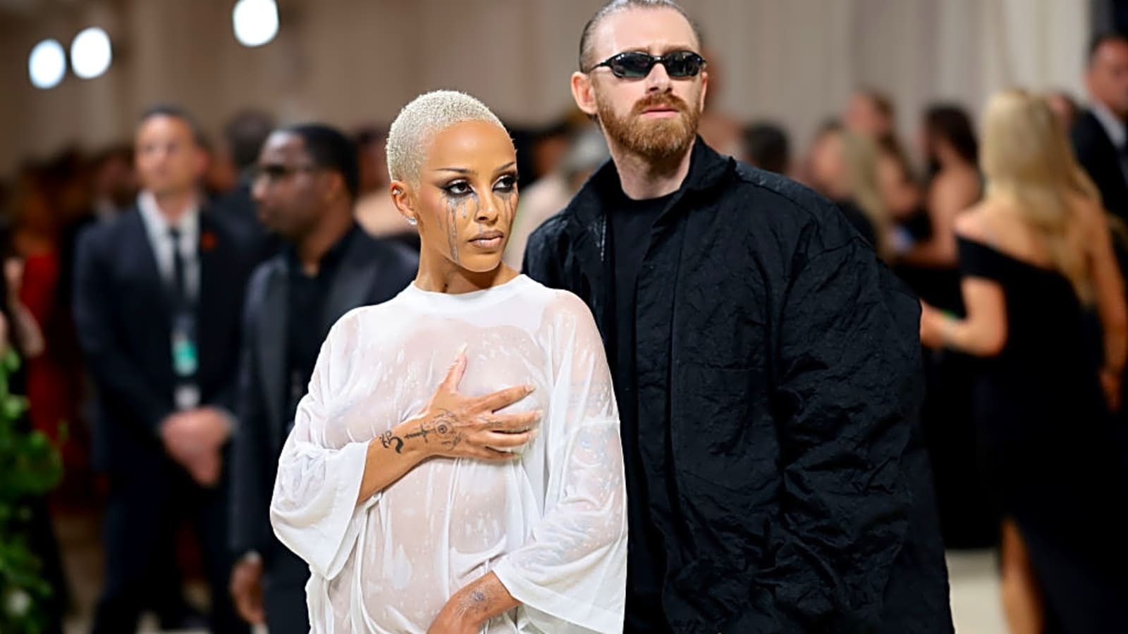 Doja Cat Shuts Down Fan Complaints About Her Tour Opener With Fierce Online Response