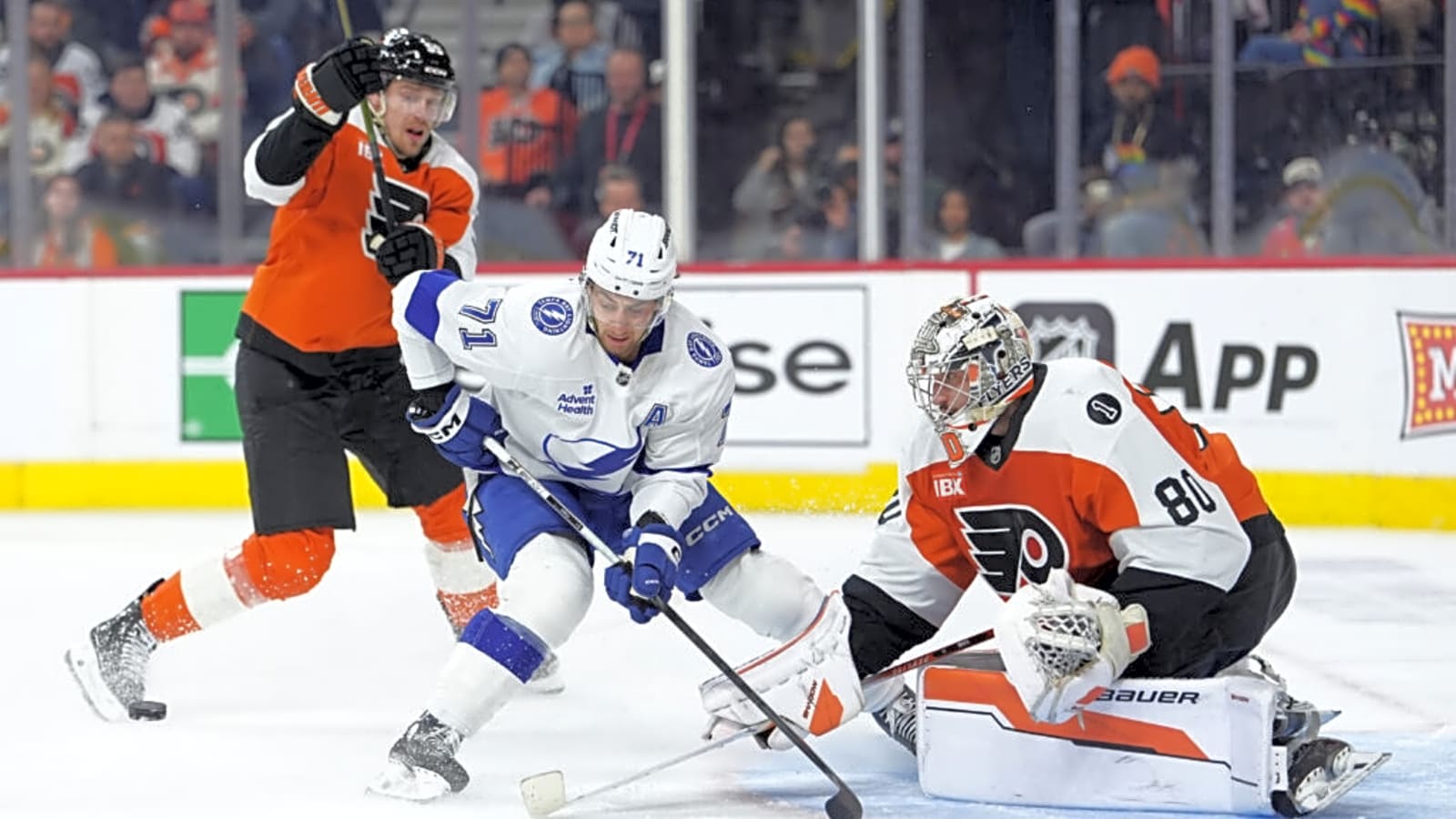 Philadelphia Flyers Starting Goalie Leaves Game