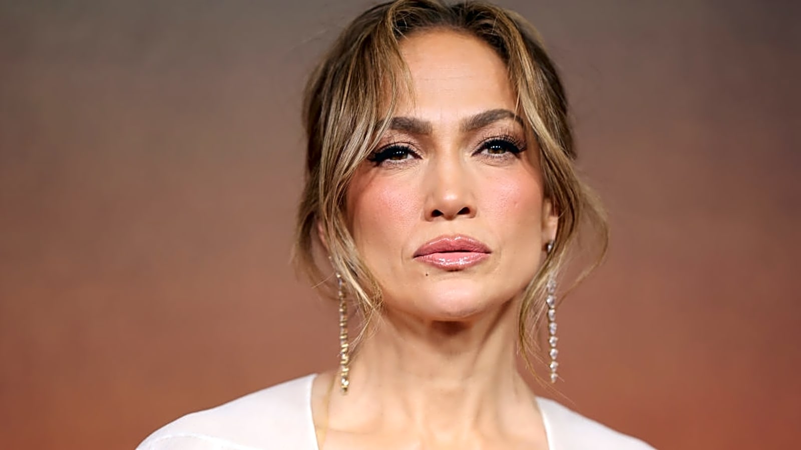 Jennifer Lopez&#39;s New Face? Shocking On-Set Photos Ignite &#39;Plastic Surgery&#39; Frenzy