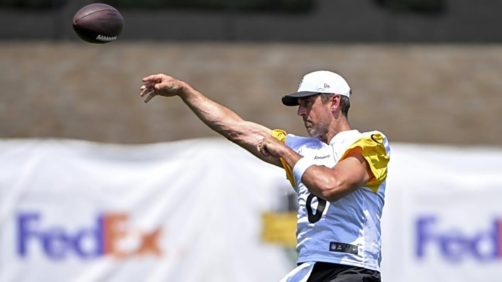 Aaron Rodgers’ True Colors Revealed at Training Camp After Offering Olive Branch to Terry Bradshaw