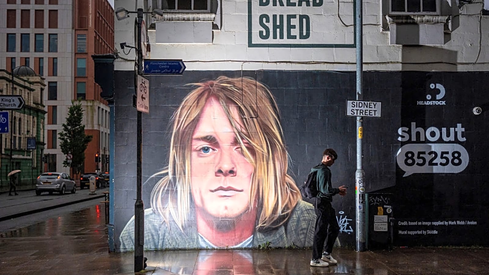 Kurt Cobain&#39;s 1992 Smashed Guitar Sells for Over $100K at Auction