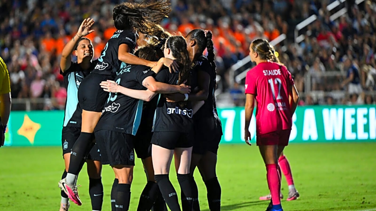 Gotham clinch first playoff spot