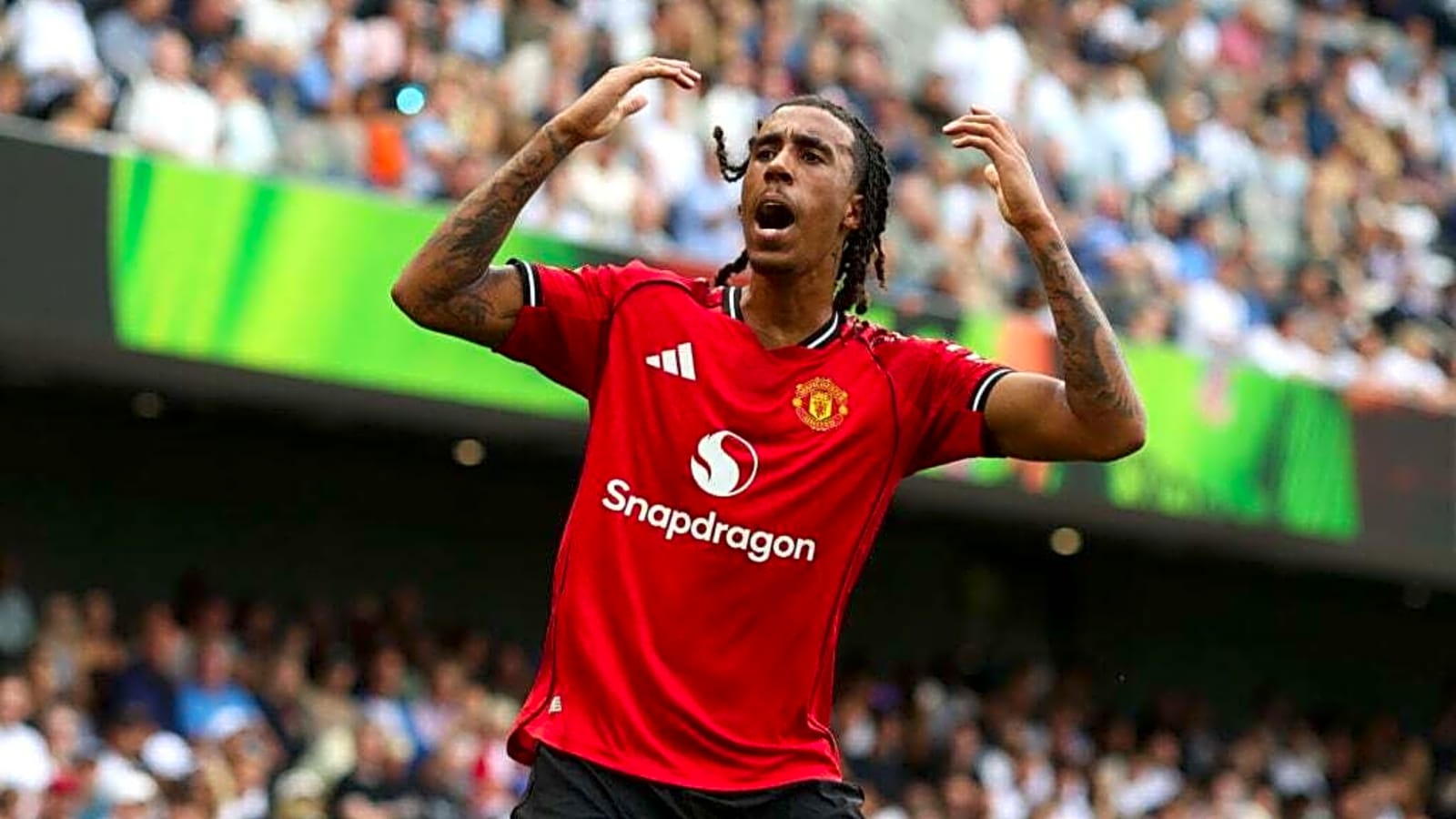 Man United supporters assess Leny Yoro following standout performance against Fulham