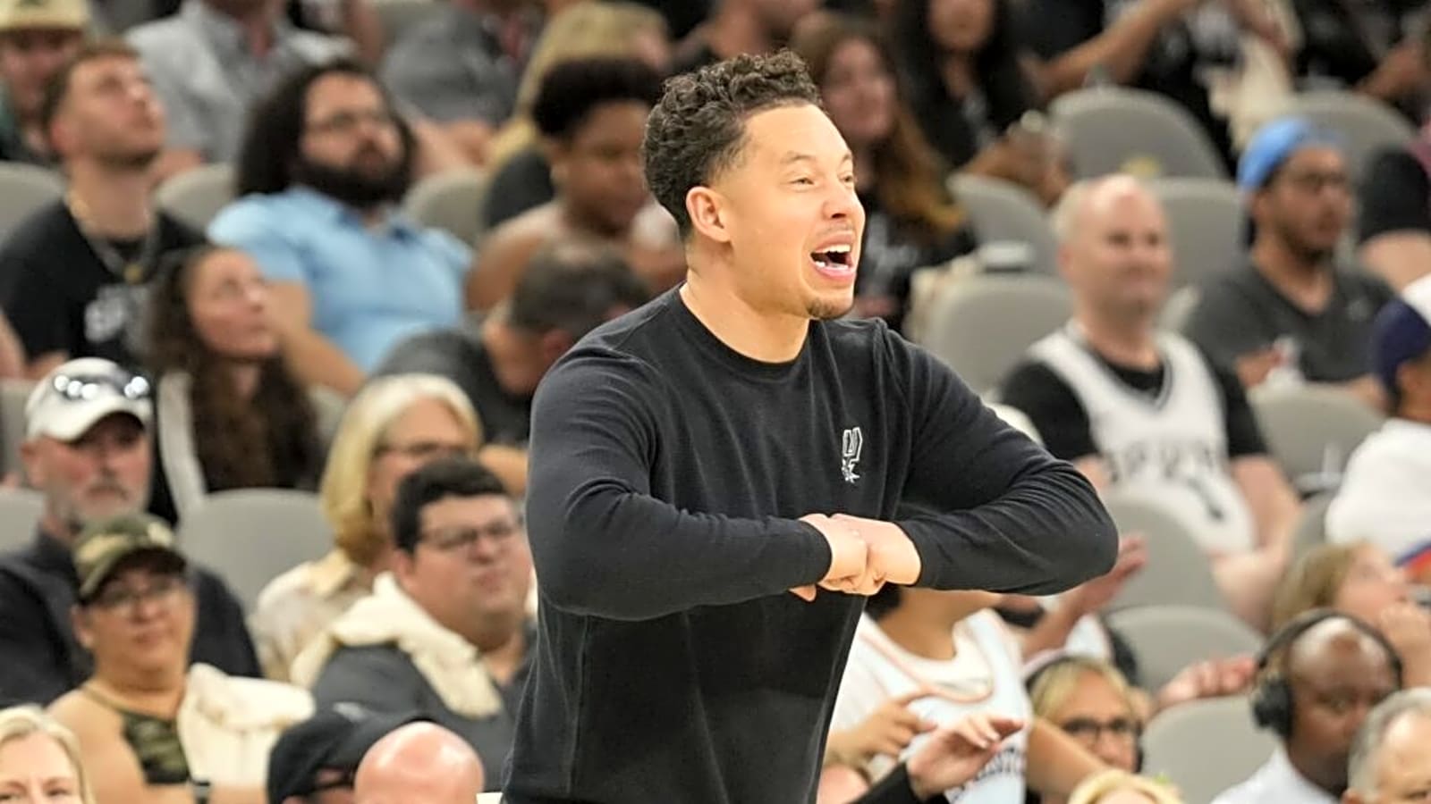 Spurs Latest Example Of Team Loading Up On Centers