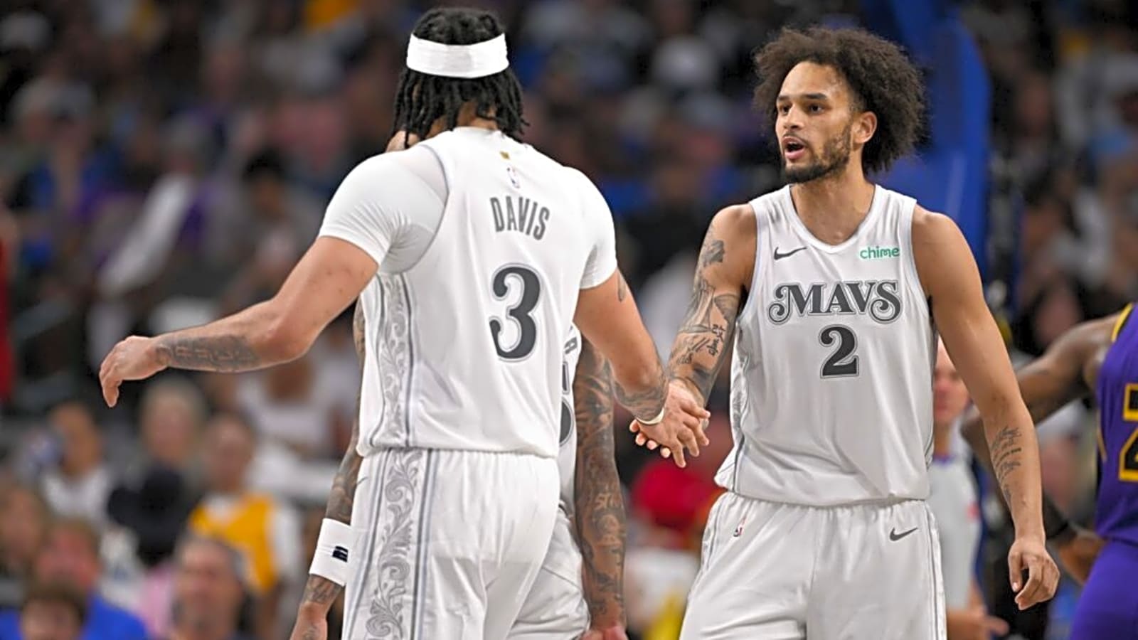 Mavericks Face Frontcourt Crisis as Davis and Lively Sit