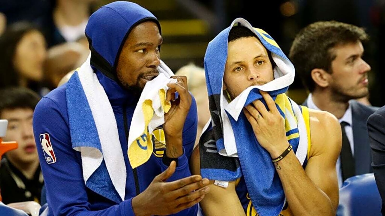 Stephen Curry faces unique sacrifice with Warriors, a fate Kevin Durant avoided
