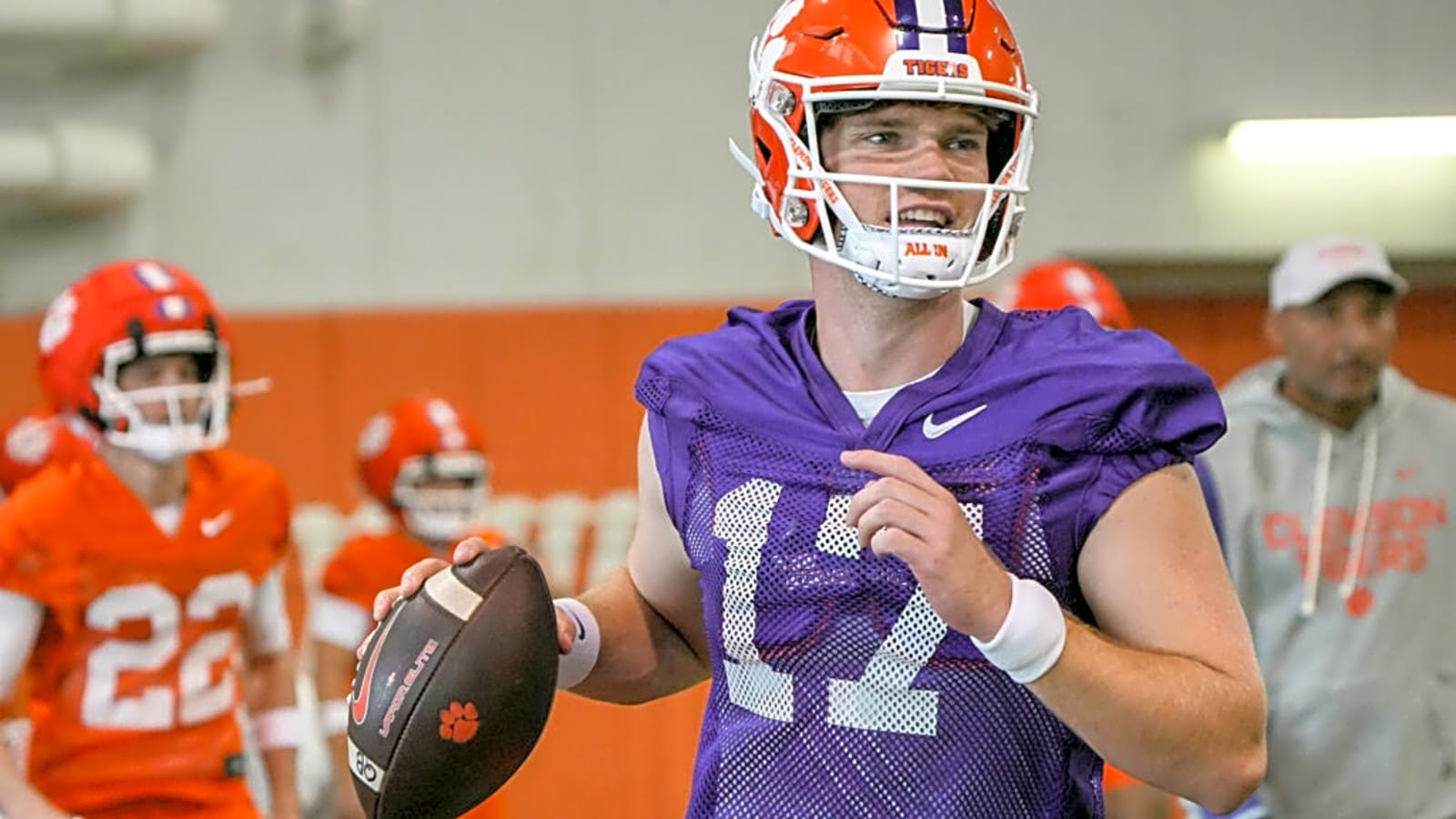 Clemson Names Christopher Vizzina Starting Quarterback