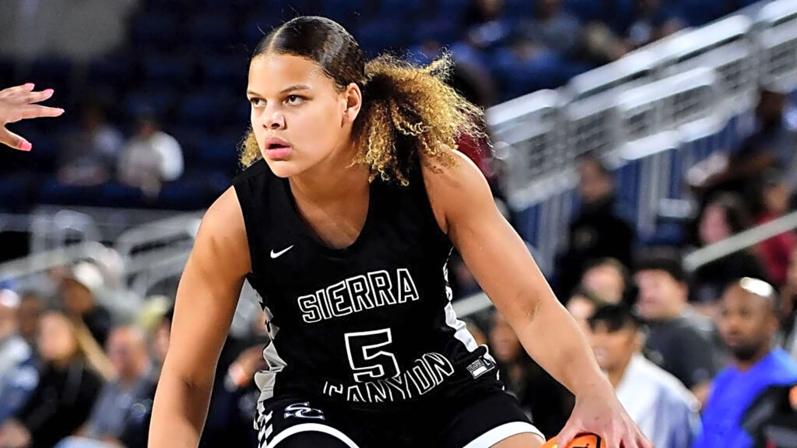 'She’s Gonna Prepare Me': Jerzy Robinson Makes Bold Promise About Playing for Dawn Staley