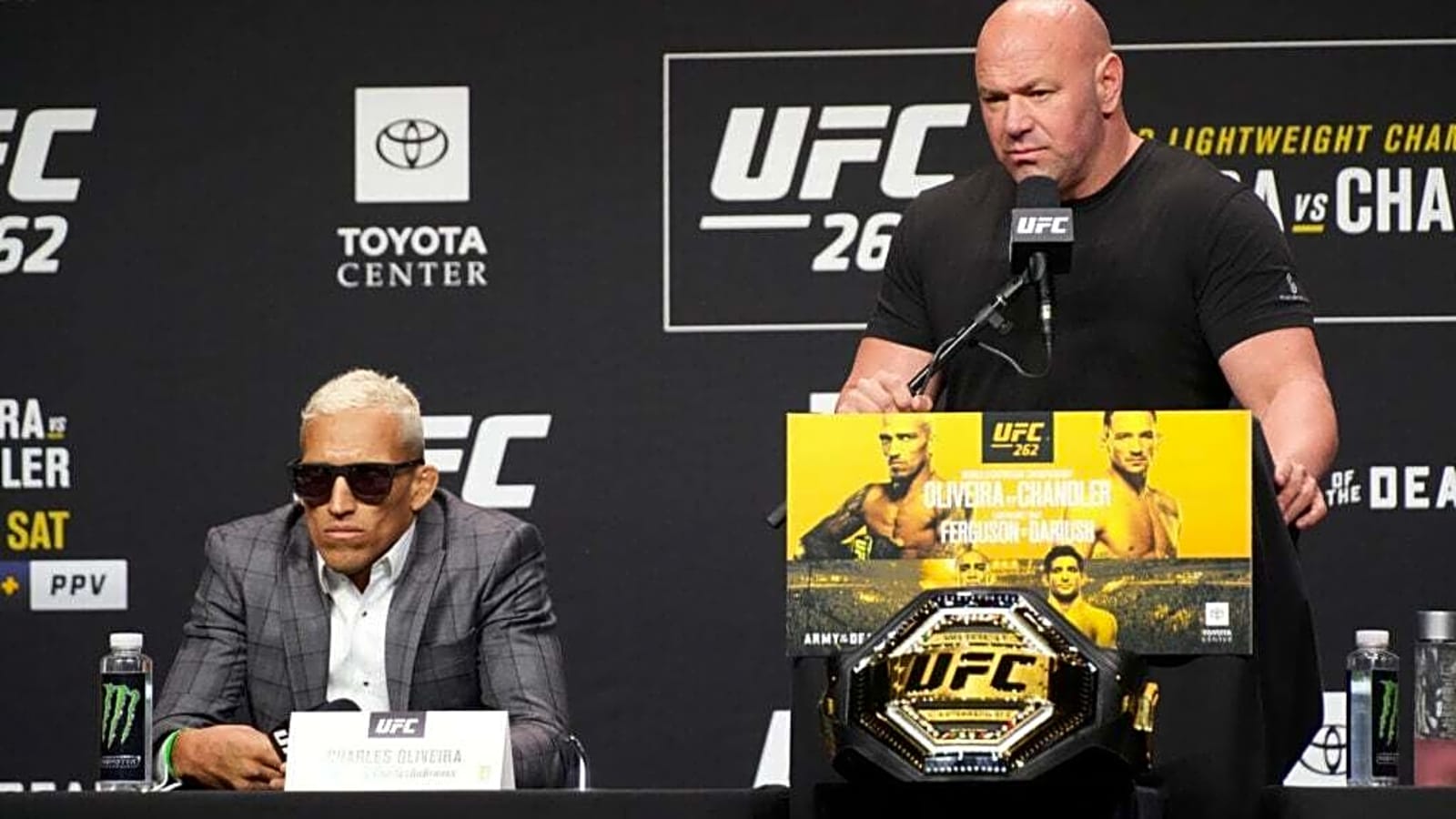 Charles Oliveira makes a demand to Dana White and Hunter Campbell: ‘Get it together’