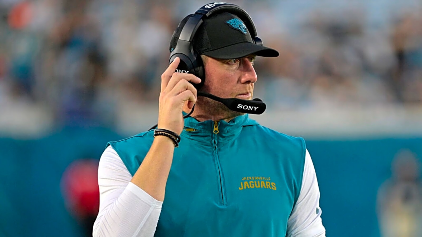 Jaguars Terminate Contract of Titanic 355-Pound Player