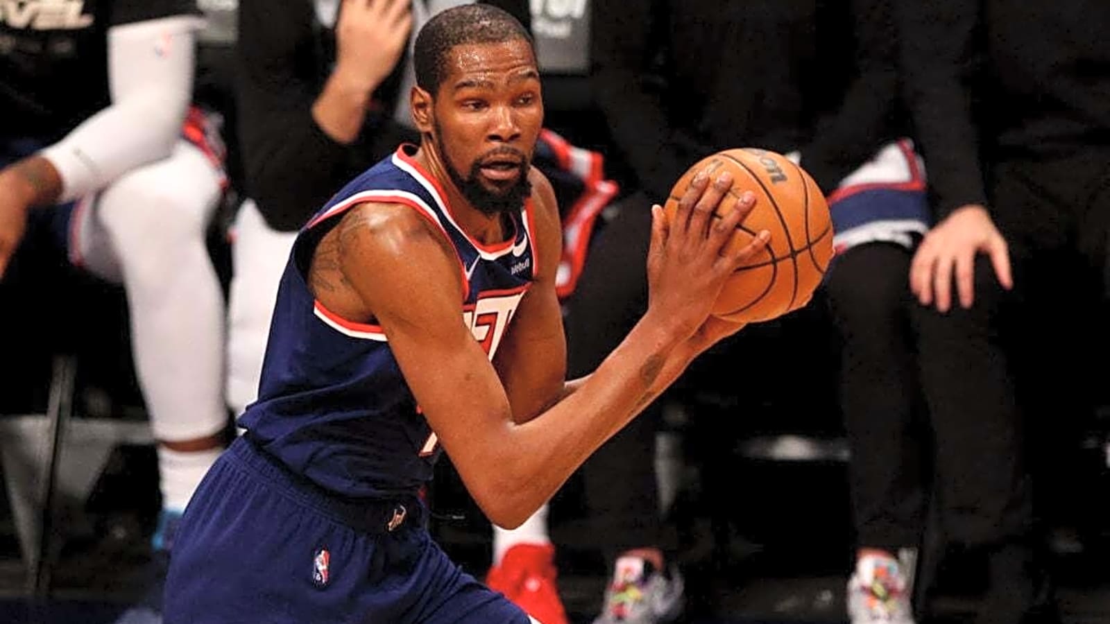 NBA insider explains why Kevin Durant’s shooting patterns fit the Rockets perfectly, makes Kobe Bryant comparison