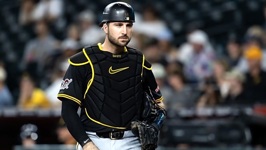 Pirates Tender Contract to Catcher Despite Off Year