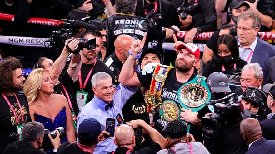 Tyson Fury responds to Deontay Wilder’s ‘cheating’ claim with Oleksandr Usyk example