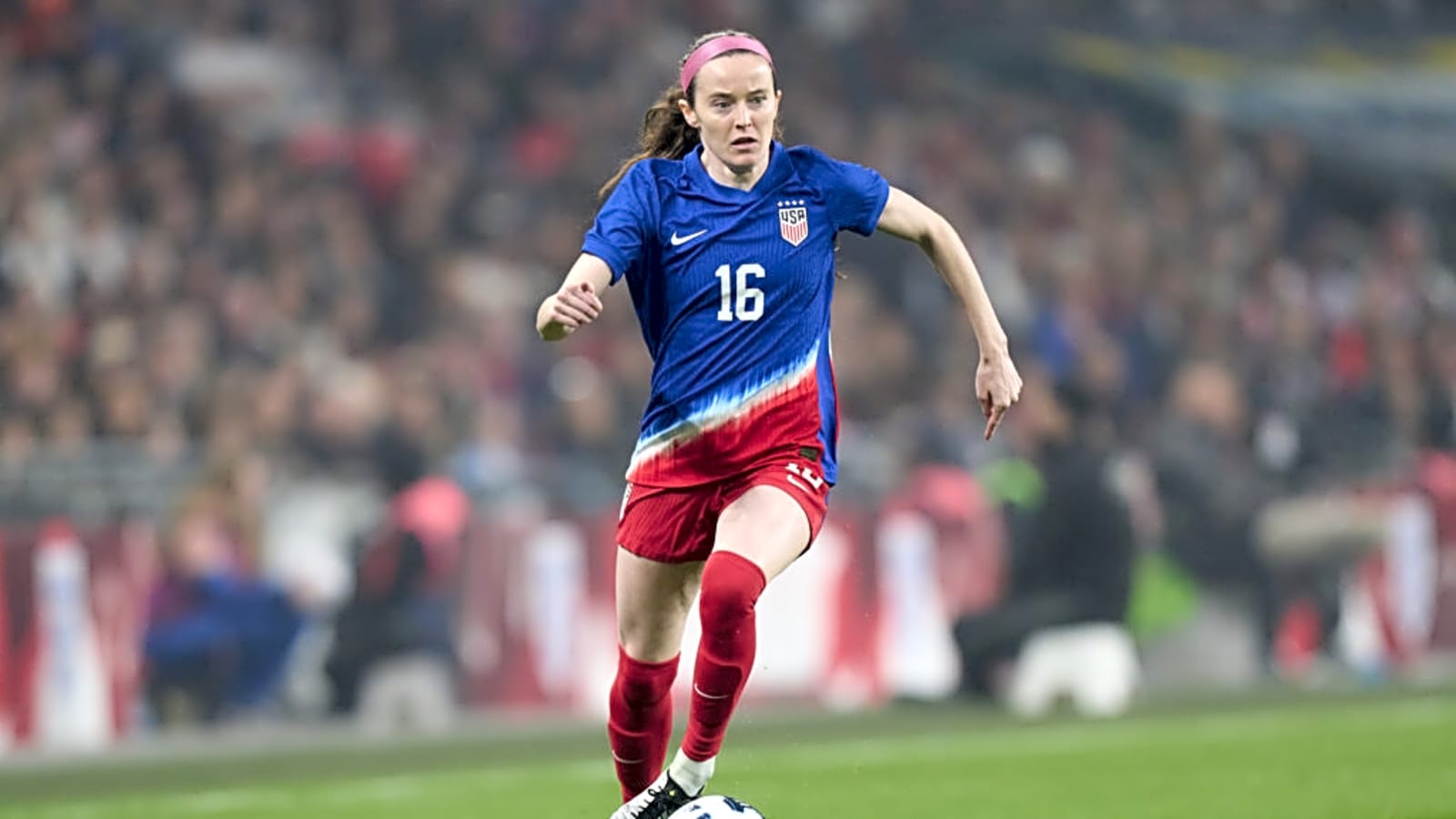 Lavelle returns to USWNT as Hayes opts for mostly domestic roster