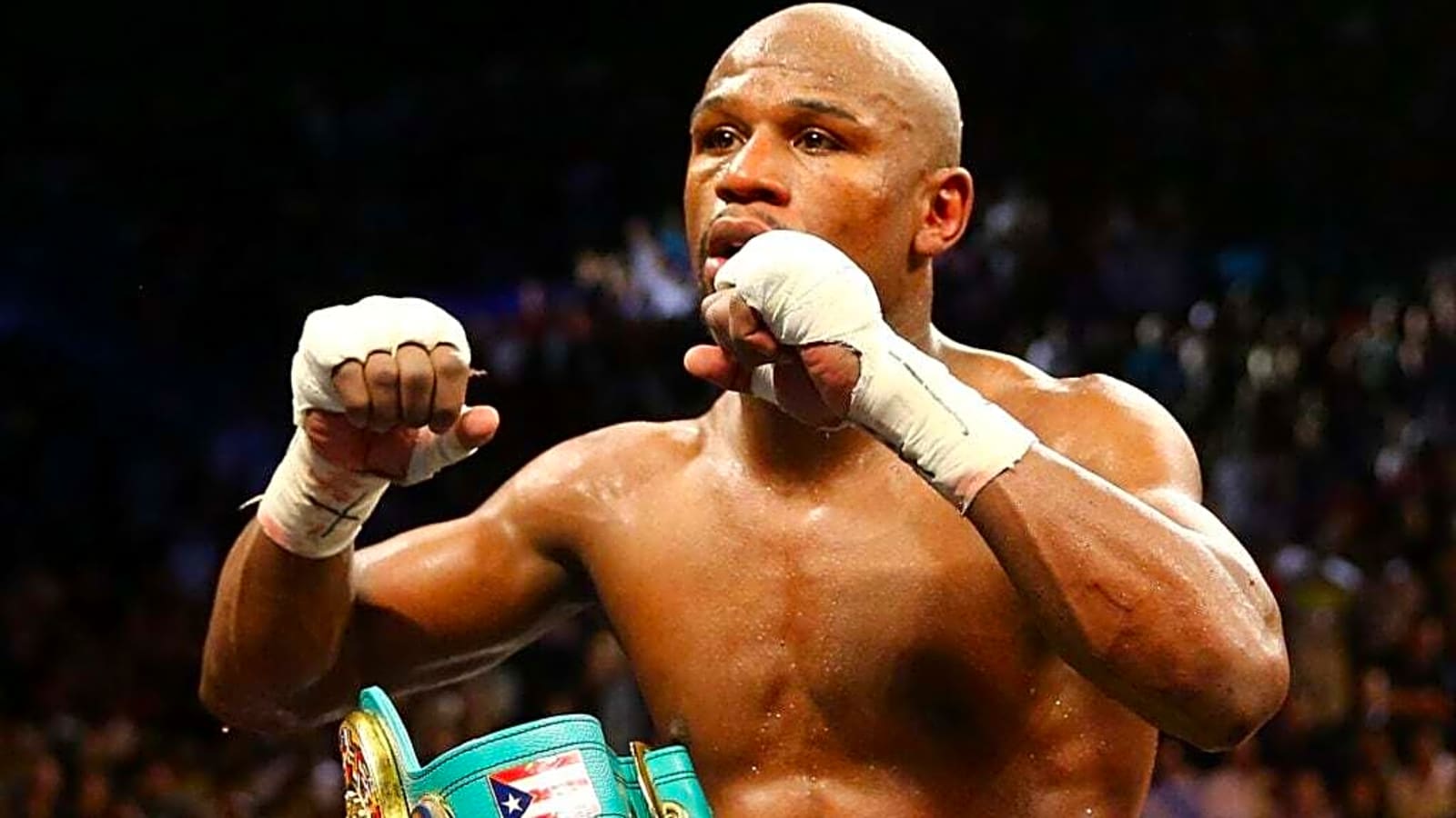 Floyd Mayweather comparison given to current pound-for-pound star for trademark move by Joe Rogan