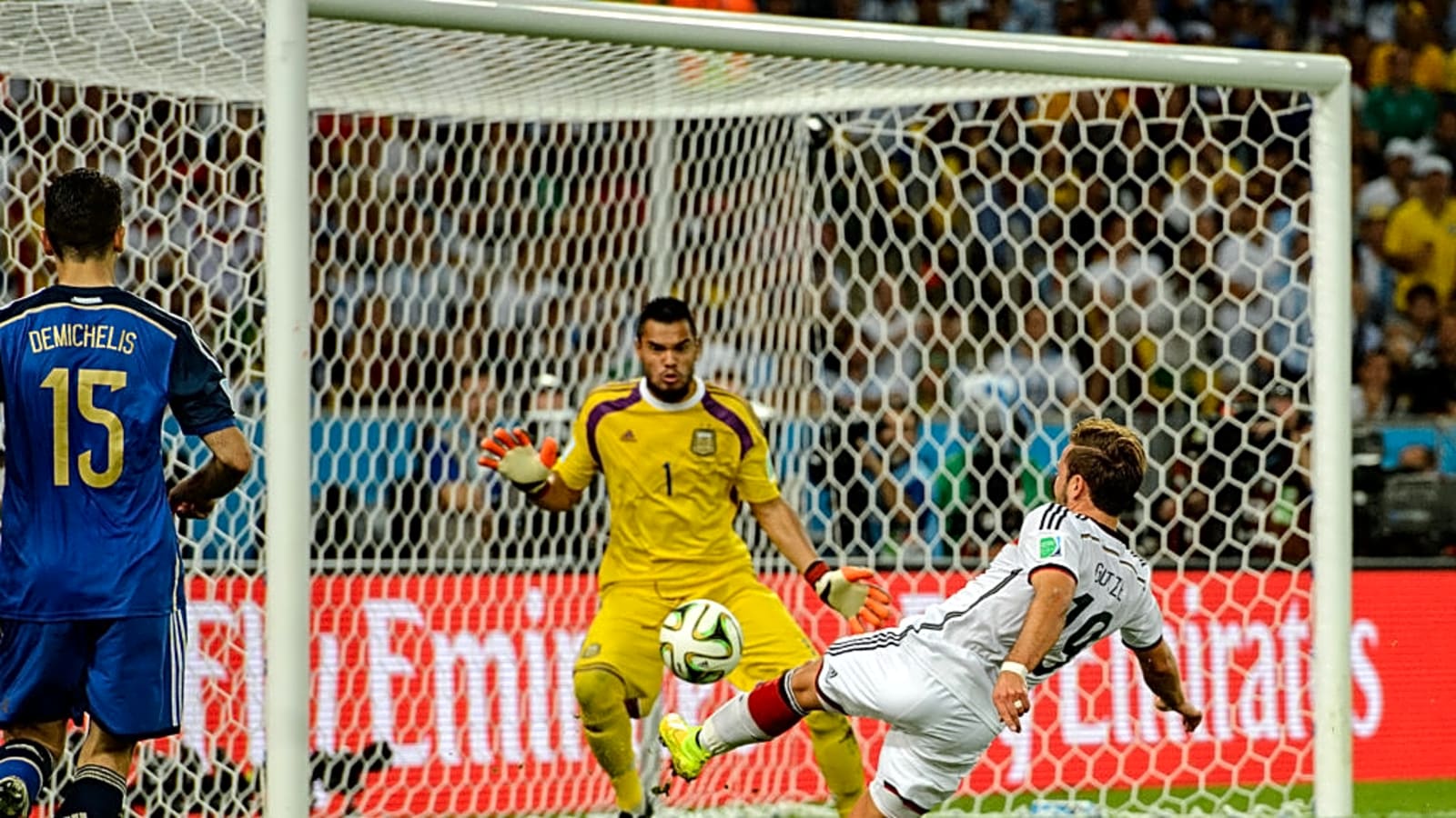 Sergio Romero joins new club after leaving Boca Juniors