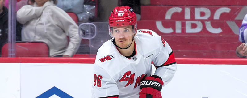 Maple Leafs' pursuit of Jack Roslovic puts player on chopping block