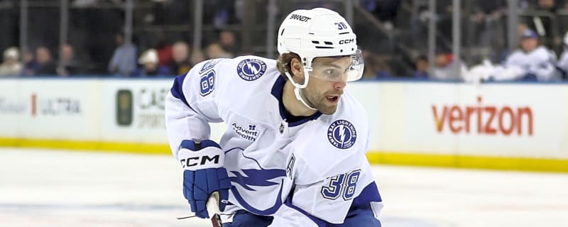 Lightning Extend Streak With 4-1 Win Over Rangers