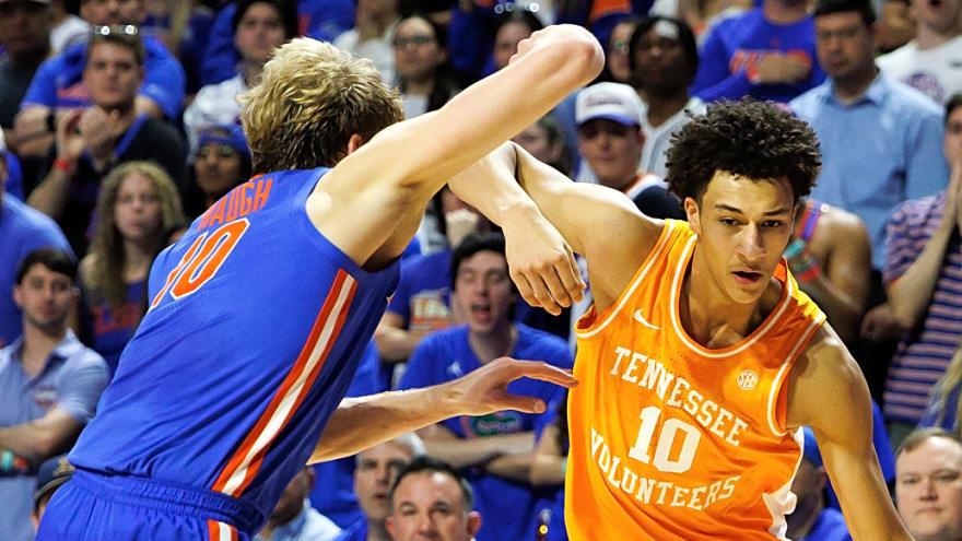Turnovers doom No. 21 Tennessee in historic loss to Florida