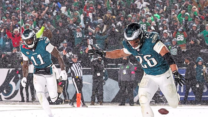 Eagles&#39; A.J. Brown throws shade at Saquon Barkley out loud but also silently shows frustration with coaching staff in latest comments to media