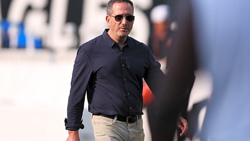 NFL thinks Eagles want to trade for two premier positions that they desperately need help at